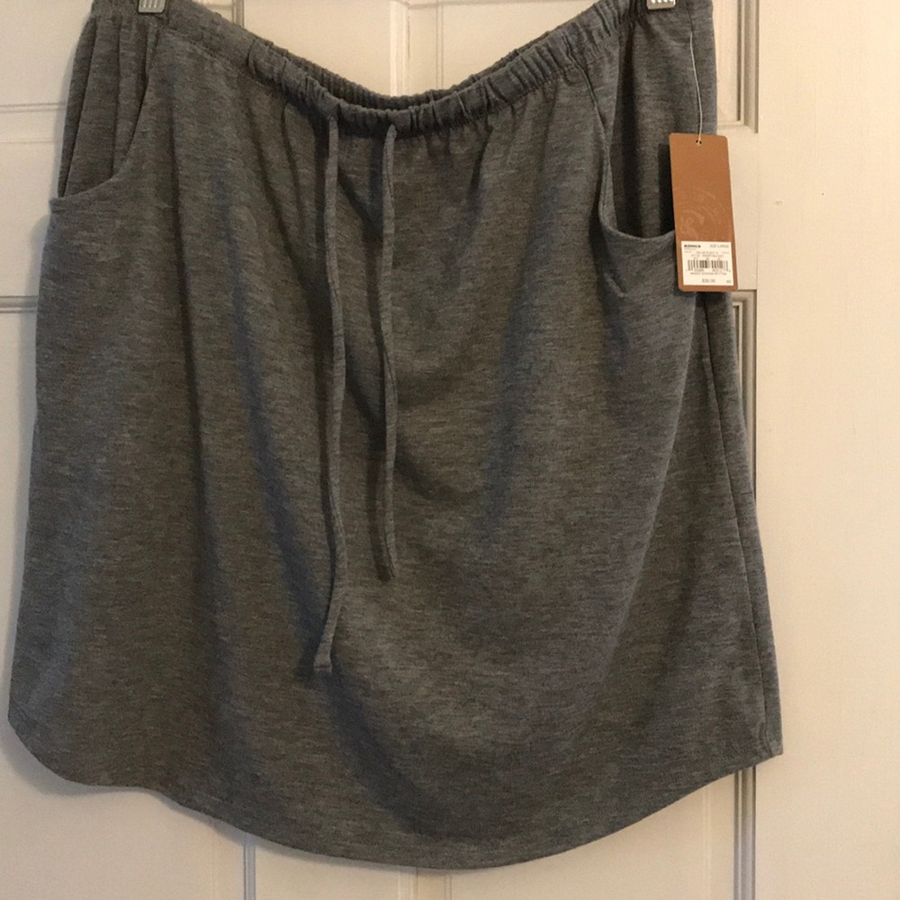 NWT Sonoma gray knit casual skirt, large.